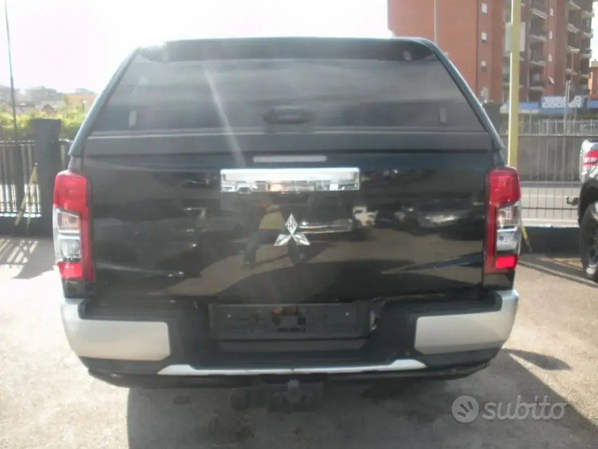 Occasion Mitsubishi L200 Intense 150 ch (110 kW) 2021 Noir Pick-up