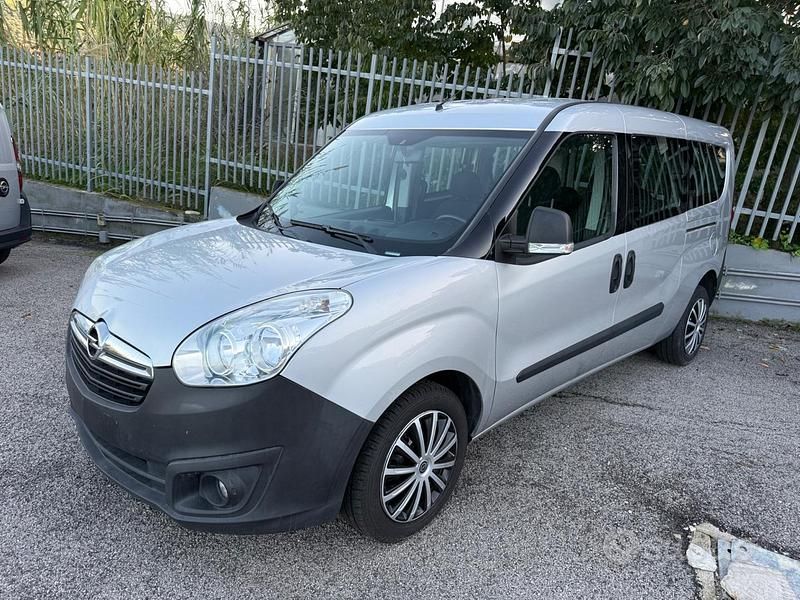 Grigio Usata 2016 Opel Combo Monovolume | 6990 € (Super prezzo) - Immagine 1/4