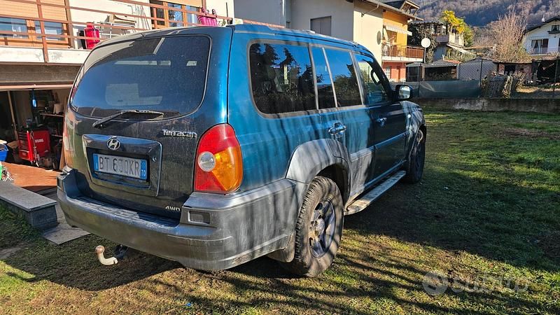 Käytetty Hyundai Terracan 150 HP (110 kW) 2002 Sininen Katumaasturi