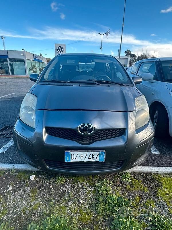 Usata Toyota Yaris 2009 Grigio Utilitaria