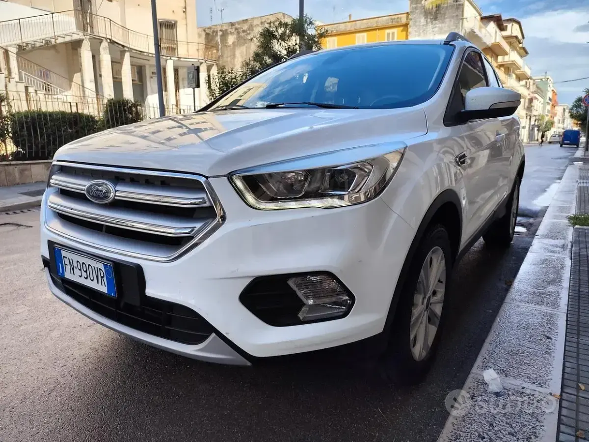 Usado Ford Kuga Titanium 120 CV (88 kW) 2018 Blanco SUV