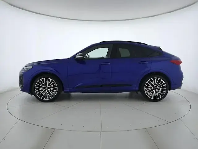 Usata Audi SQ5 Sportback Comfort 367 CV (269 kW) 2025 Blu ultra metallizzato SUV