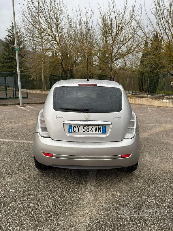 Usata Lancia Ypsilon 69 CV (50 kW) 2005 Grigio Utilitaria