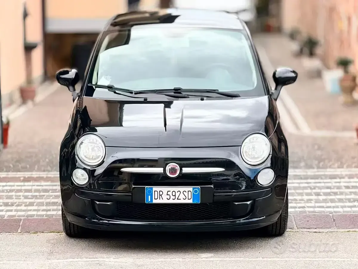 Usata Fiat 500 Lounge 69 CV (50 kW) 2008 Nero Utilitaria