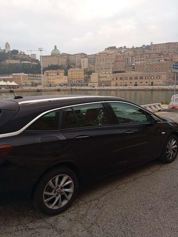 Usata Opel Astra Business Elegance 122 CV (89 kW) 2022 Station wagon