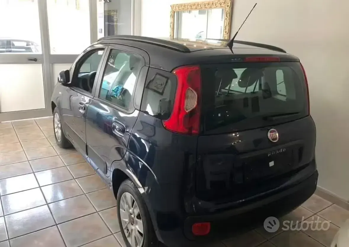 Usata Fiat Panda Lounge 69 CV (50 kW) 2015 Bluazzurro Utilitaria