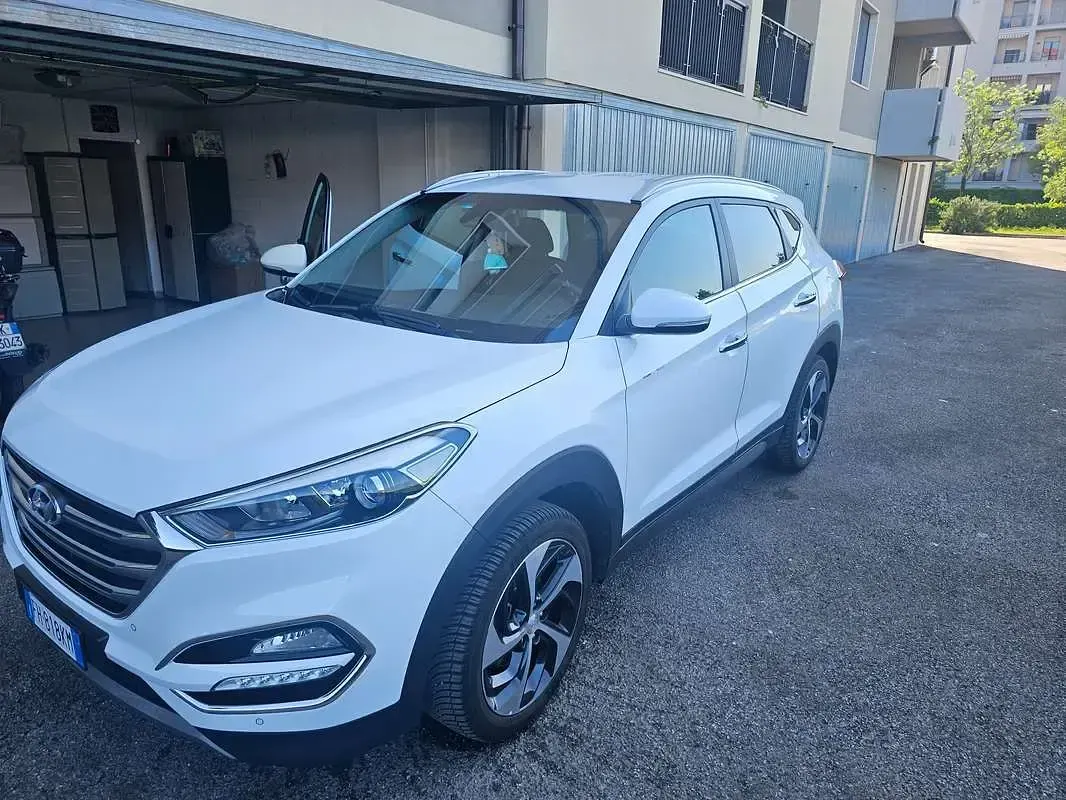 Usata Hyundai Tucson Xpossible 116 CV (85 kW) 2017 Bianco SUV
