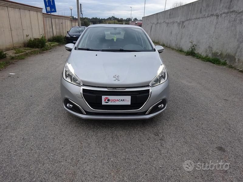 Usata Peugeot 208 Active 75 CV (55 kW) 2015 Grigio Utilitaria