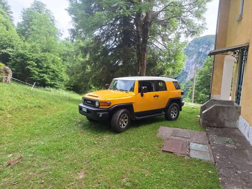 Usata Toyota FJ Cruiser 258 CV (189 kW) 2020 Giallo SUV