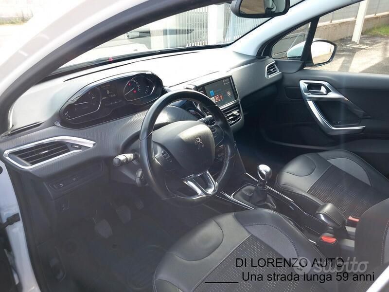 Usata Peugeot 2008 Allure 131 CV (96 kW) 2018 Bianco SUV