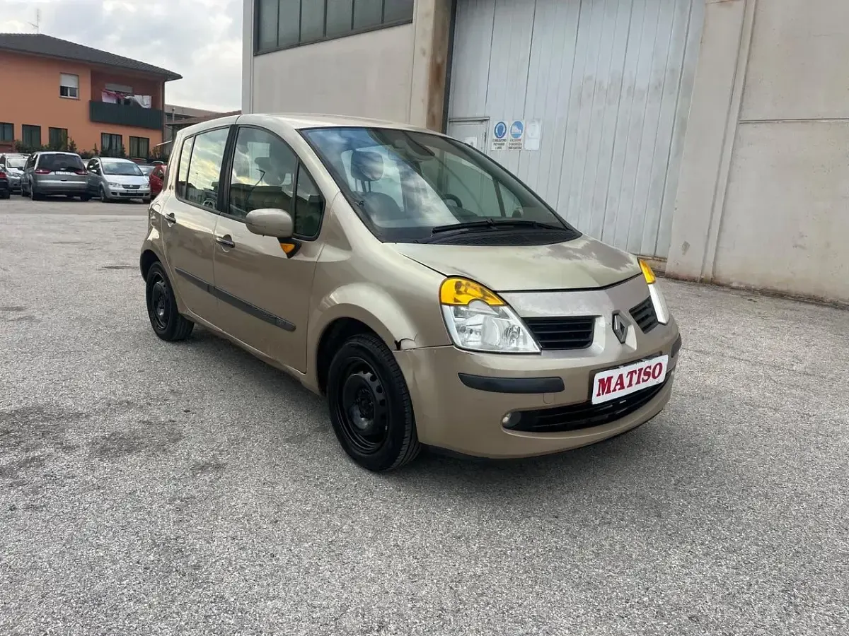 Usata Renault Modus Luxe 75 CV (55 kW) 2005 Oro Monovolume