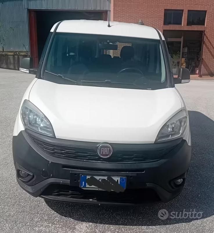 Usata Fiat Doblò 90 CV (66 kW) 2017 Bianco Monovolume
