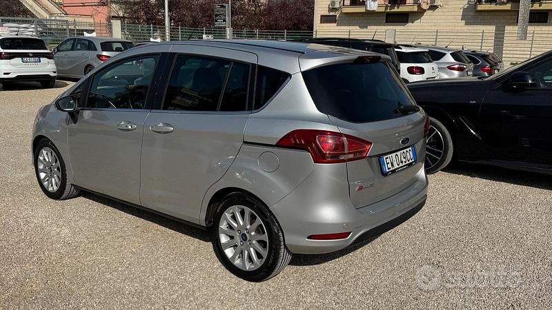 Begagnad Ford B-MAX Titanium 95 HK (69 kW) 2014 Grå Minibuss