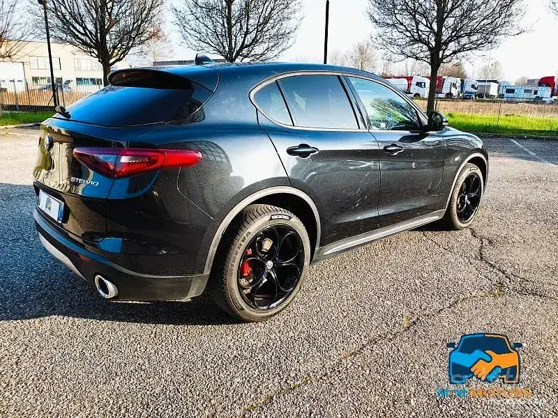 Usata Alfa Romeo Stelvio Executive 210 CV (154 kW) 2018 Nero SUV