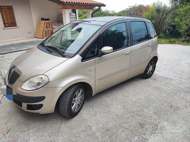 Usata Lancia Musa 95 CV (69 kW) 2007 Marrone Monovolume