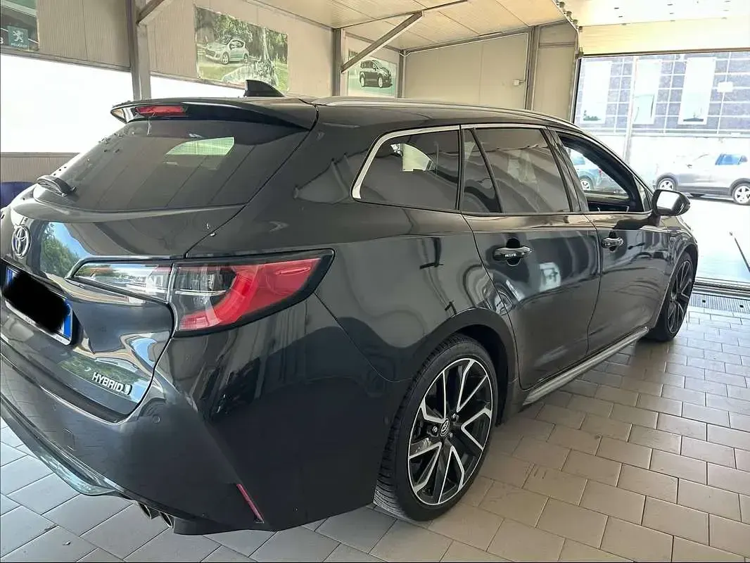 Usata Toyota Corolla Lounge 152 CV (111 kW) 2019 Nero Station wagon