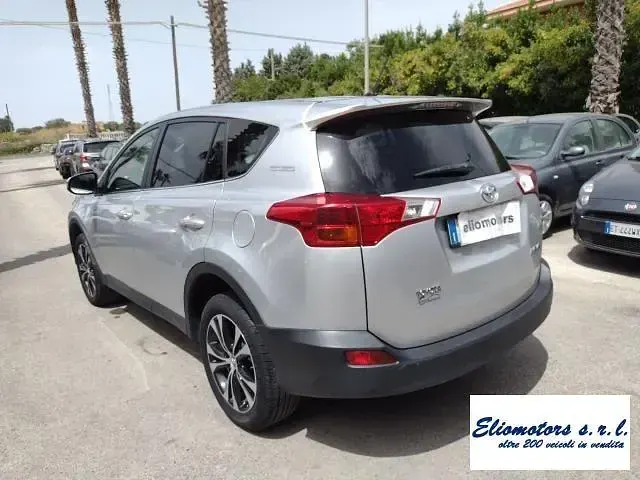 Usata Toyota RAV4 Business Edition 124 CV (91 kW) 2014 Argento SUV
