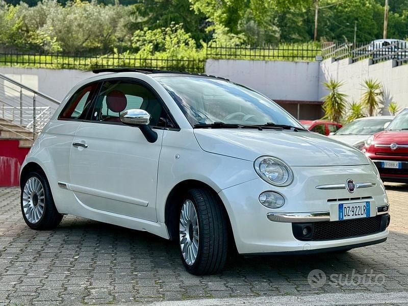 Begagnad Fiat 500 Lounge 75 HK (55 kW) 2009 Vit Cab