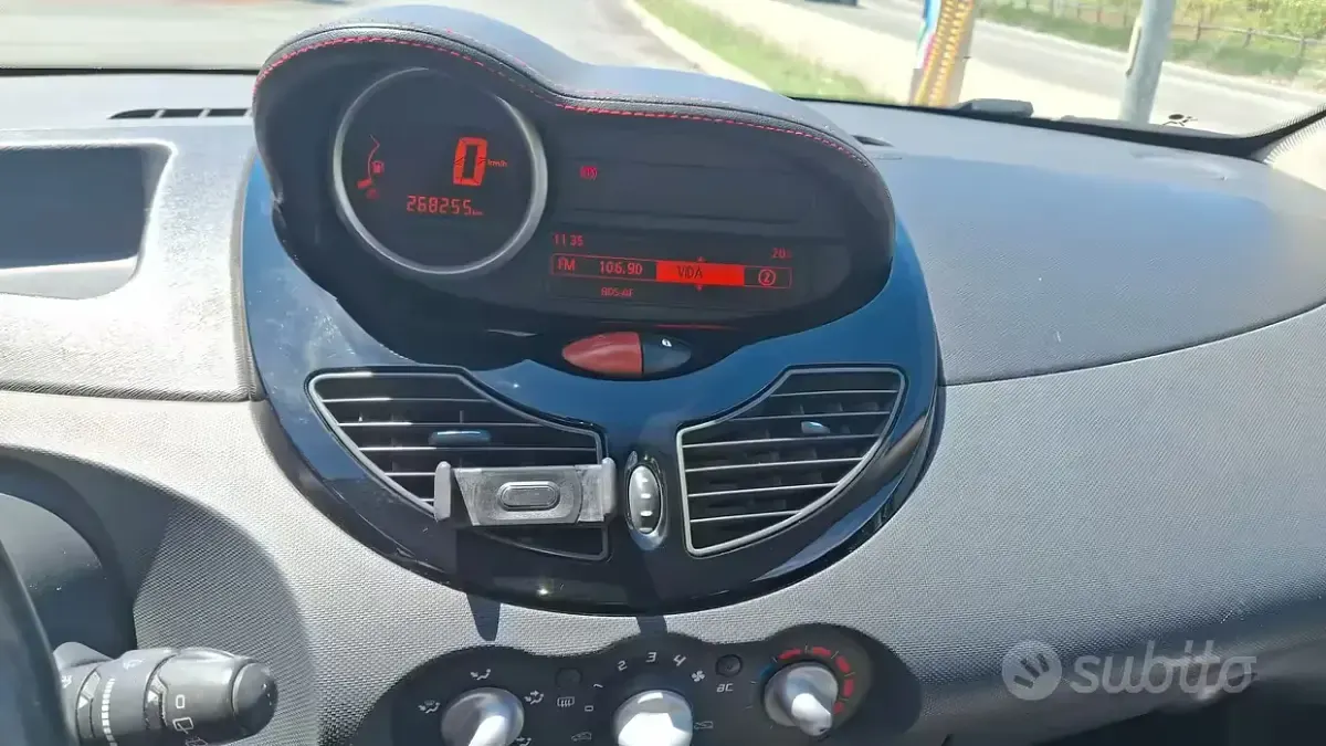 Usata Renault Twingo 76 CV (55 kW) 2012 Lilla Utilitaria