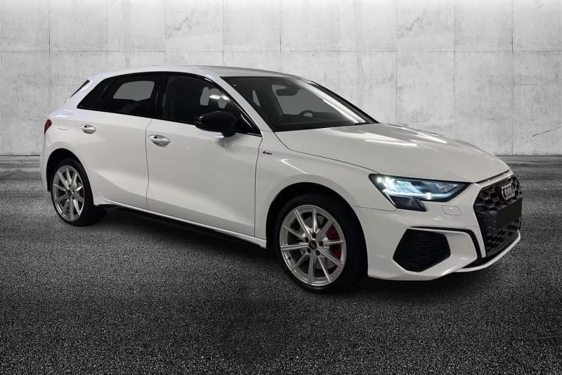 Usata Audi A3 e-tron S-Line 245 CV (180 kW) 2022 Bianco metallizzato Utilitaria