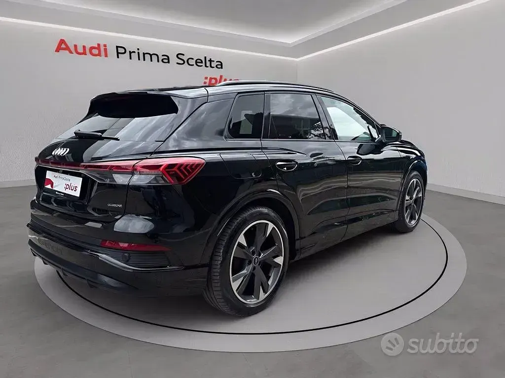 Käytetty Audi Q4 e-tron S-Line 194 kW (265 HP) 2023 Musta Katumaasturi