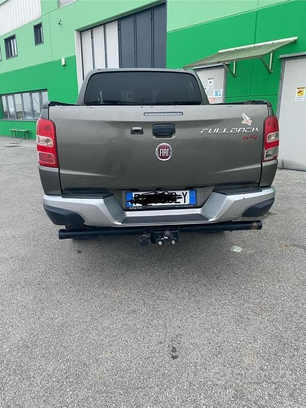 Käytetty Fiat Fullback 181 HP (133 kW) 2018 Harmaa Nouto