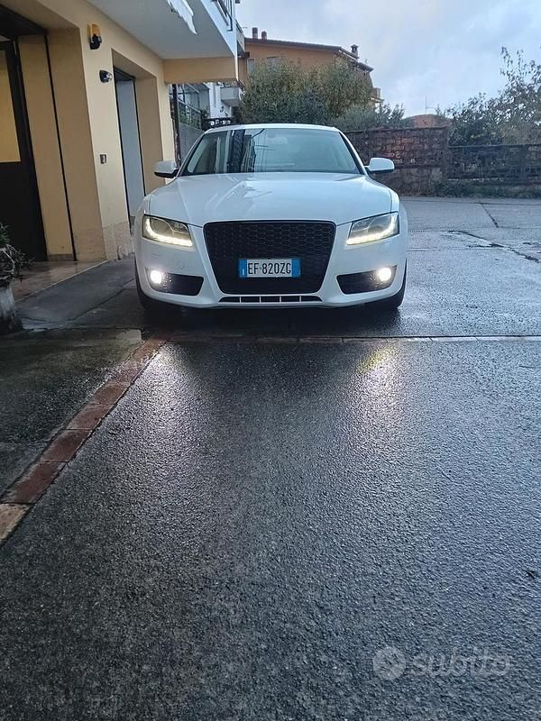 Bianco Usata 2011 Audi A5 Tre volumi | 11.500 € (Buon prezzo) - Immagine 1/4