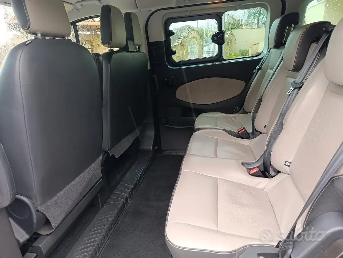 Usata Ford Tourneo Custom 2017 Nero Furgone