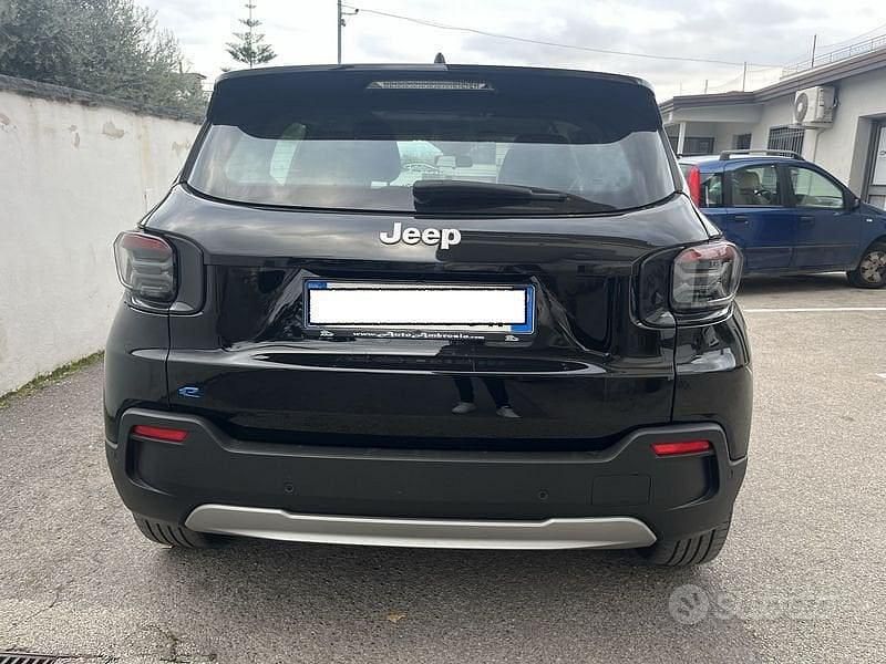 Usata Jeep Avenger EV Altitude 114 kW (156 CV) 2024 Nero SUV