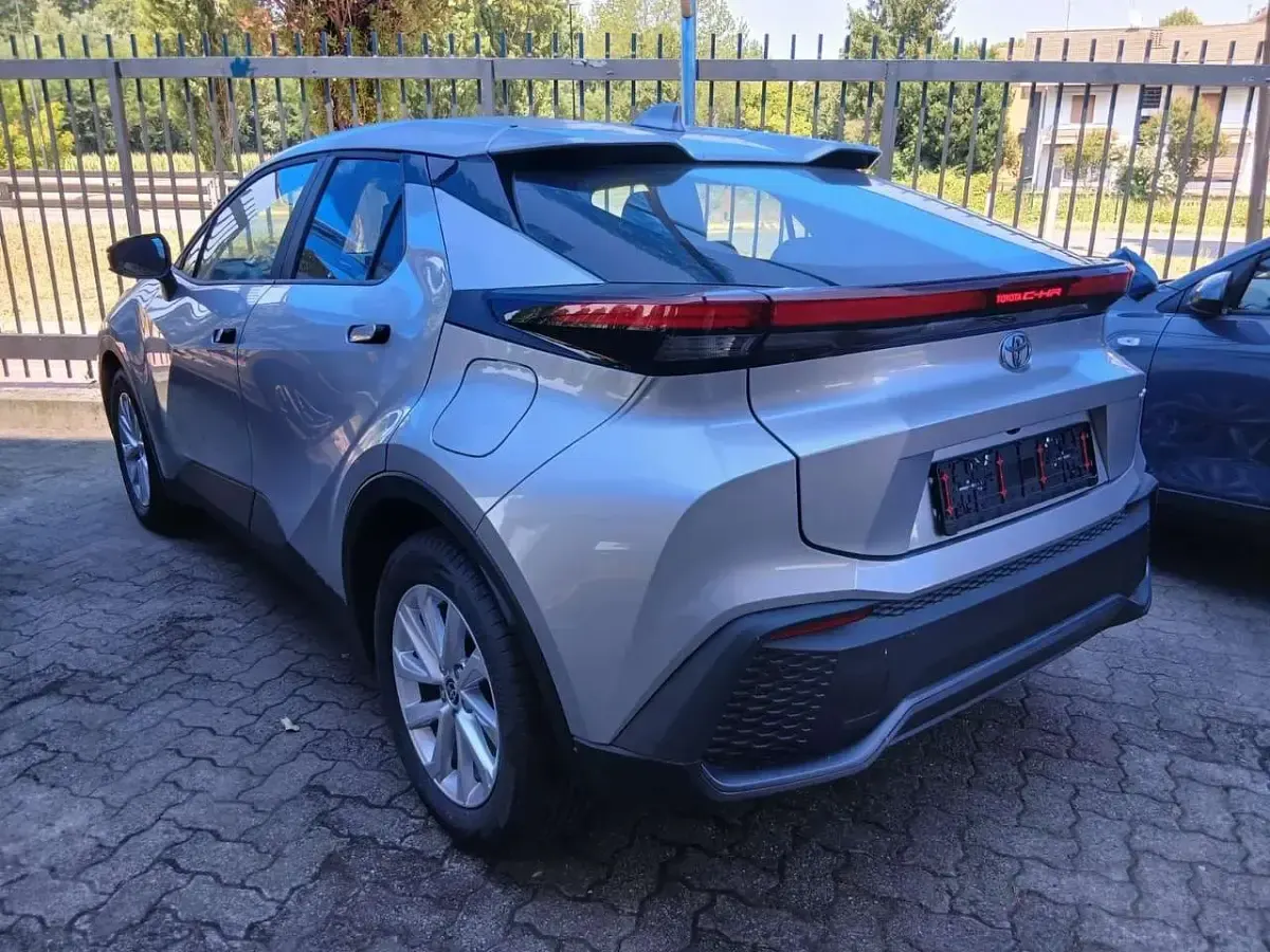 Nuova Toyota C-HR Active 140 CV (102 kW) 2026 Argento SUV