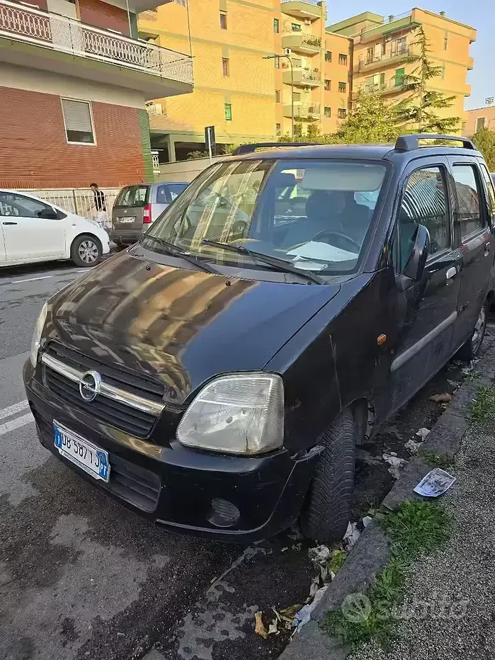 Usata Opel Agila 80 CV (58 kW) 2006 Nero Monovolume