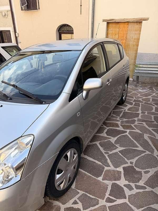 Usata Toyota Corolla Verso 136 CV (100 kW) 2006 Monovolume