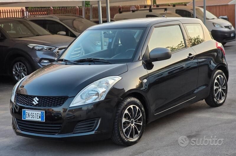 Nero Usata 2012 Suzuki Swift GL Tre volumi | 3999 € (Ottimo prezzo) - Immagine 1/4