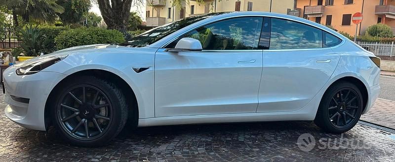 Usata Tesla Model 3 Long Range AWD 152 kW (208 CV) 2020 Bianco Berlina