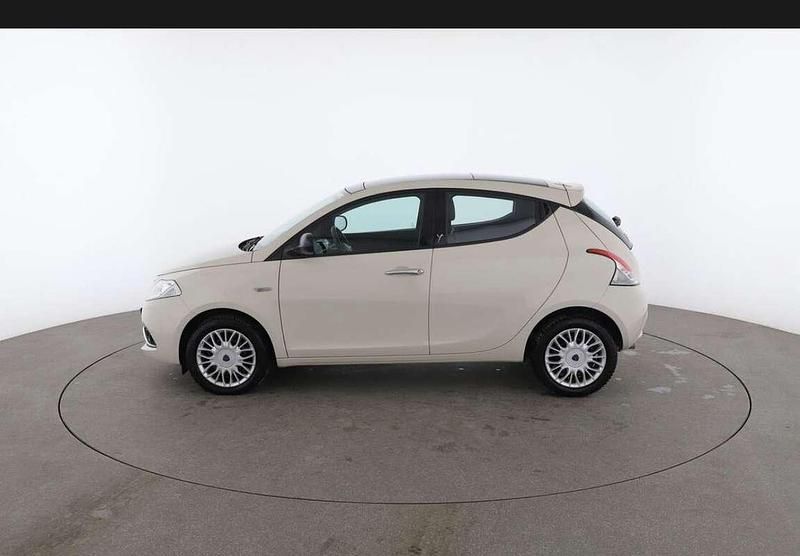 Usata Lancia Ypsilon Gold 95 CV (69 kW) 2016 Utilitaria