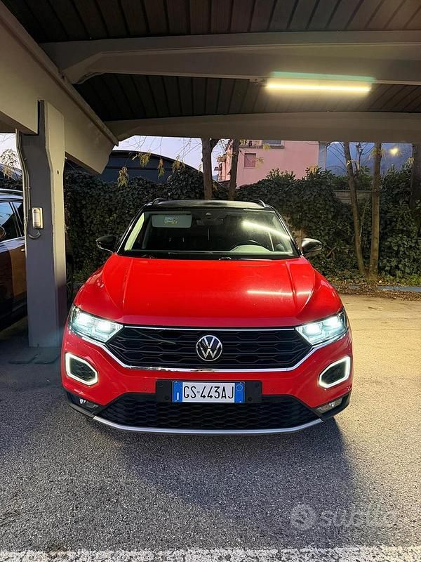 Usata VW T-Roc 150 CV (110 kW) 2022 Rosso SUV