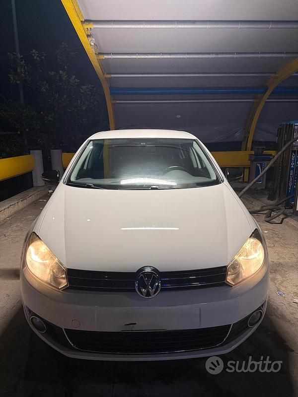 Usata VW Golf VI 140 CV (102 kW) 2009 Bianco Utilitaria