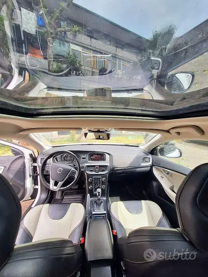 Usata Volvo V40 CC 150 CV (110 kW) 2017 Bianco Station wagon