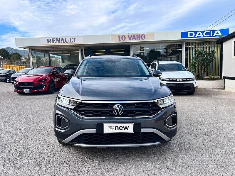Usata VW T-Roc Life 150 CV (110 kW) 2023 Grigio SUV