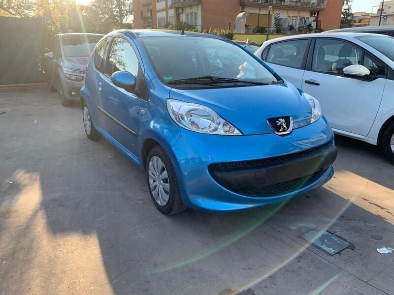 Blu Usata 2008 Peugeot 107 Due volumi | 3990 € (Buon prezzo) - Immagine 1/4