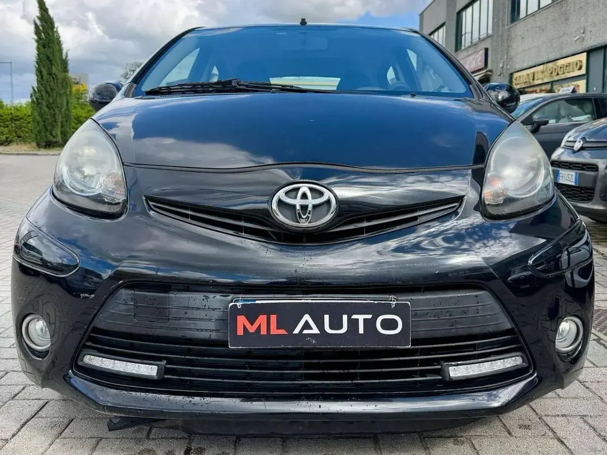 Usata Toyota Aygo Connect Style 68 CV (50 kW) 2013 Nero Utilitaria