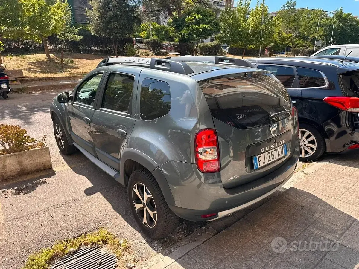 Usata Dacia Duster 109 CV (80 kW) 2017 Grigio SUV