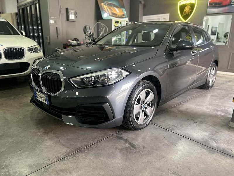 Usata BMW 118 Advantage 150 CV (110 kW) 2021 Grigio Utilitaria