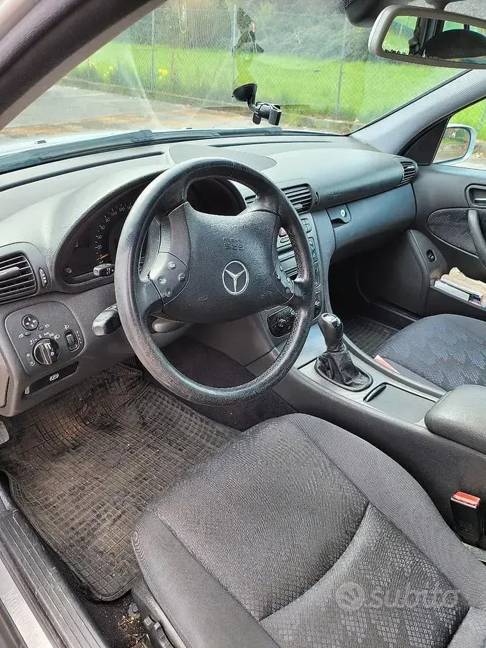 Usata Mercedes C220 Avantgarde 122 CV (89 kW) 2003 Grigio Station wagon