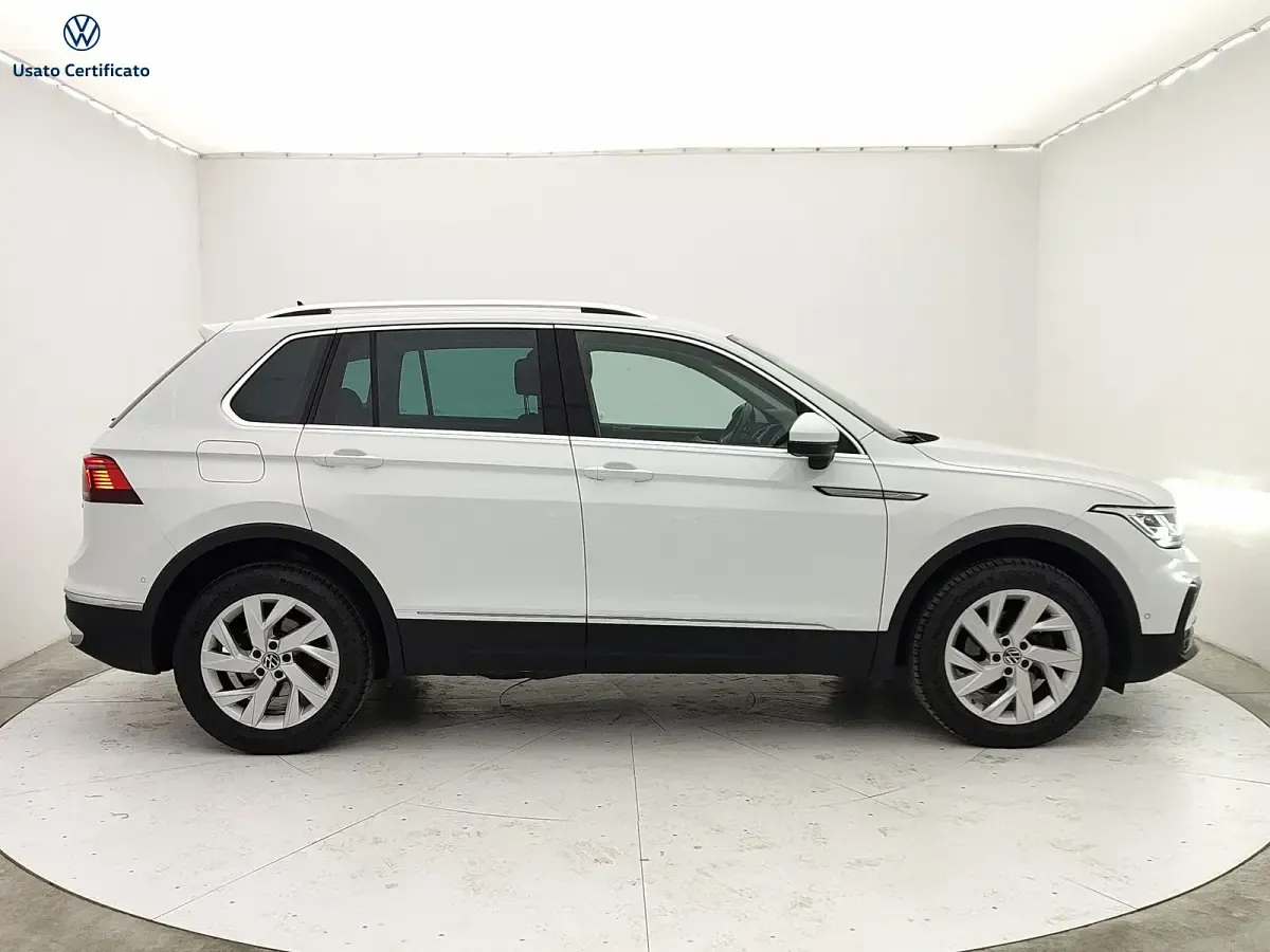 Usata VW Tiguan Elegance 150 CV (110 kW) 2023 Bianco SUV