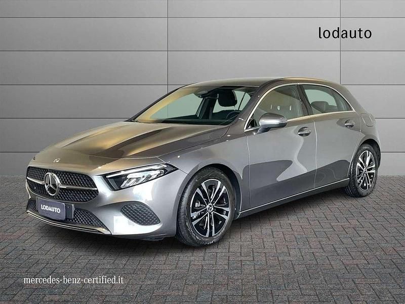 Other Usata 2024 Mercedes A180 Advanced Tre volumi | 32.500 € (Cara) - Immagine 1/4