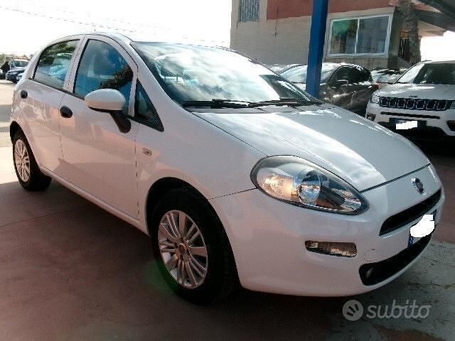 Usata Fiat Punto Street 77 CV (56 kW) 2018 Bianco Berlina