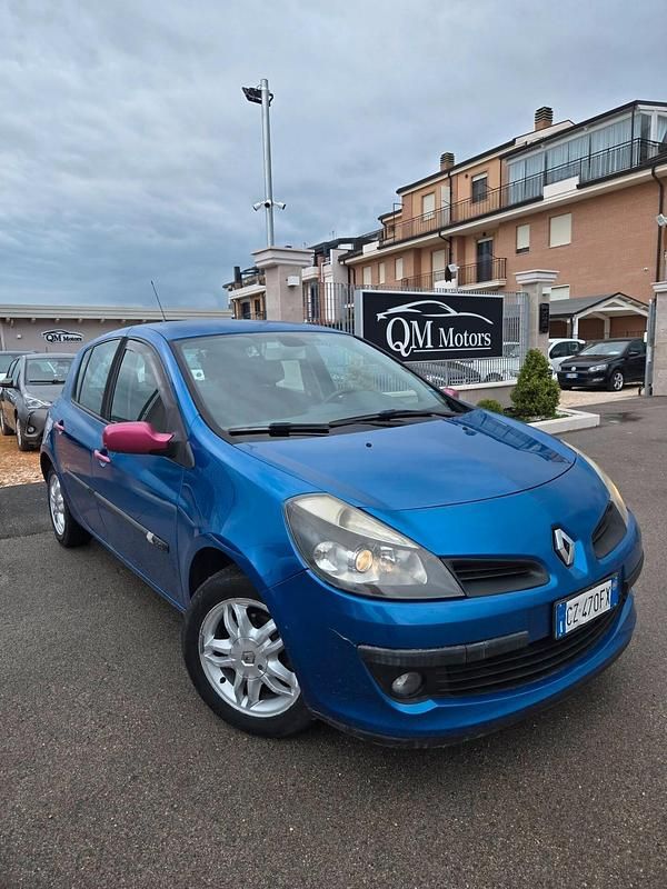 Usata Renault Clio II Luxe 70 CV (51 kW) 2006 Blu Berlina