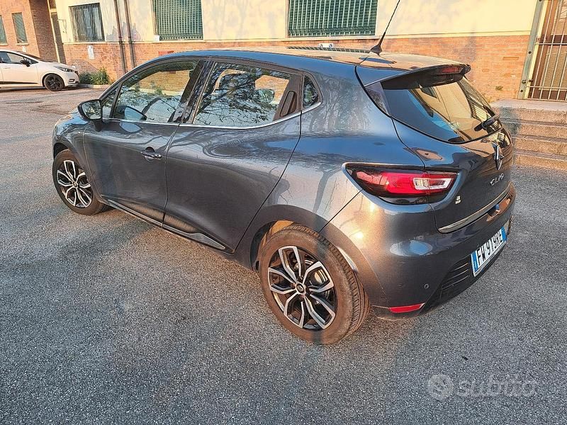 Usata Renault Clio IV 75 CV (55 kW) 2019 Grigio Berlina