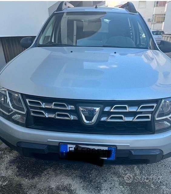 Usata Dacia Duster Lauréate 125 CV (91 kW) 2017 Grigio SUV